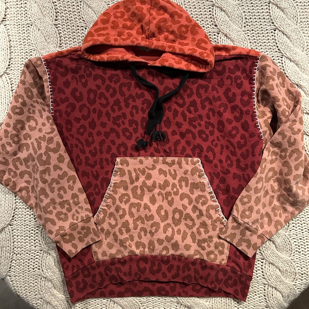 BETICHEโ Leopard Print RARE Hooded Sweater made in Brazil